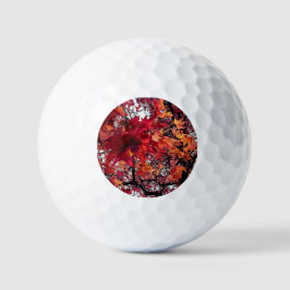 Oranje en rode bladeren golfballen