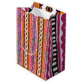 Oranje en roze Kente African Pattern Medium Cadeauzakje (Achterkant Gekanteld)