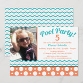 Oranje en Turquoise Pool Party Birthday Invitation Kaart (Voorkant / Achterkant)