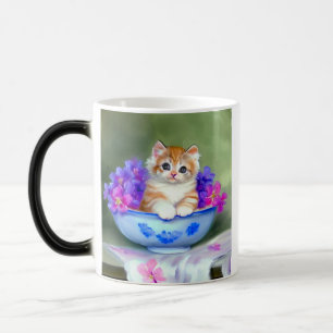 Oranje en White Kitten Illustratie Magische Mok