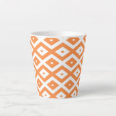 Oranje en wit diamantpatroon latte mok (Voorkant)