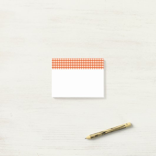 Oranje en wit Gingham Pattern Post-it® Notes (Op bureau)