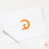 Oranje en wit surfen ronde sticker (Envelop)