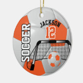 ⚽ Oranje en wit Voetbal personaliseren Keramisch Ornament (Links)