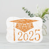 Oranje en witte bloemen Pet 2025 Graduation Party Kaart (Staand voorkant)