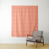 Oranje en witte Houndstooth-controle Wandkleed (In situ)