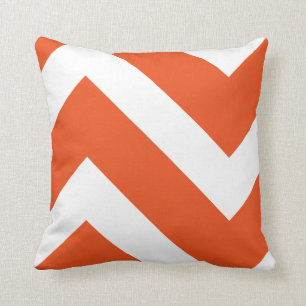 Oranje en witte moderne Chevron geometrische Kussen