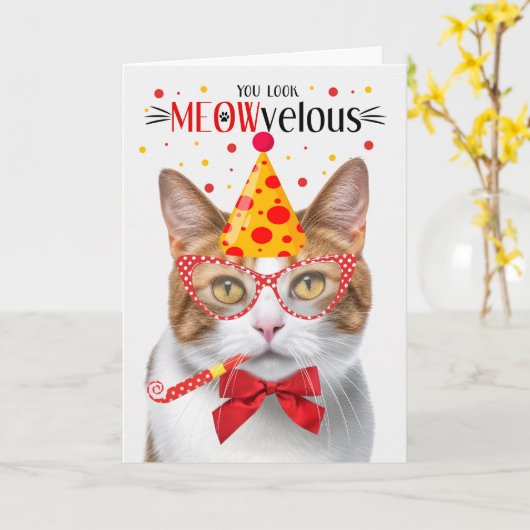 Oranje en witte Tabby Cat MEOWvelous Verjaardag Kaart (Gele Bloem)