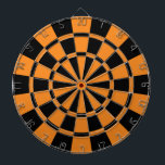 Oranje en zwart dartbord<br><div class="desc">Oranje en zwart dart board</div>