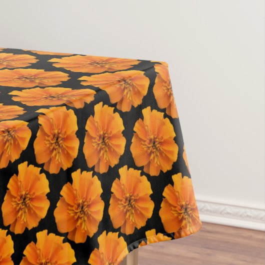 Oranje en zwart Marigold Patroon Tafelkleed (Voorbeeld)