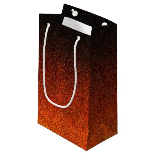 Oranje en zwarte glittergradiënt klein cadeauzakje (Voorkant Gekanteld)