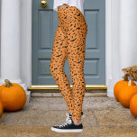 Oranje en zwarte Halloween vleermuis Leggings<br><div class="desc">Zwart vleermuispatroon; Aanpassen om het sinaasappel in om het even welke kleur te veranderen.</div>