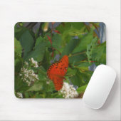 Oranje en zwarte vlinder bij het meer muismat (Met muis)