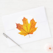 Oranje esdoornblad ronde sticker (Envelop)