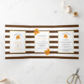 Oranje esdoornbladeren en bruinstroken komen bij h drieluik uitnodiging (Binnen)