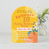 Oranje fruitige verjaardagsuitnodiging kaart (Staand voorkant)