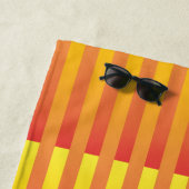 Oranje geel gestreept patroon strandlaken (In situ)