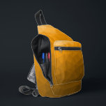 Oranje geometrisch maaspatroon van de gradiënt sling bag<br><div class="desc">Oranje gradiënt geometrisch maaspatroon Gedrukte zak. Cool mode accessoire tas voor iedereen. Driehoek geometrisch gaas met licht tot donker oranje ombre gradiënt ontwerp.</div>