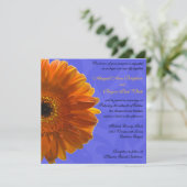 Oranje Gerber Daisy Blue Wedding Uitnodiging (Staand voorkant)