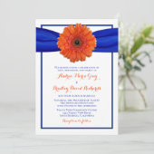 Oranje Gerbera Daisy Blue Wedding Uitnodiging (Staand voorkant)