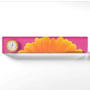 oranje gerbera daisy - bureau name bord met klok naambordje