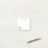 Oranje gestreepte kat met aangepaste tekst post-it® notes (Op bureau)