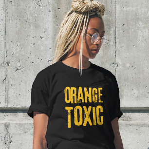 Oranje Giftig Anti Trump Politieke Weerstand  T-shirt