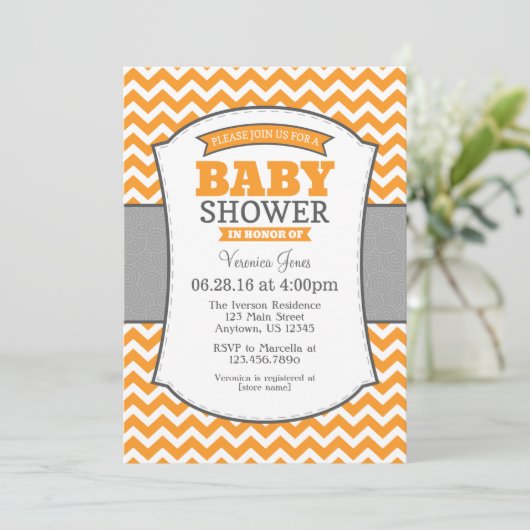 Oranje Gray Chevron Baby shower Uitnodiging (Staand voorkant)
