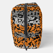Oranje grijs zwart digitale pixelstrepen toilettasje (Rechts)