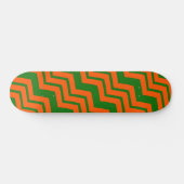Oranje Groen Chevron Zigzag Ontwerp  Persoonlijk Skateboard (Horizontaal)