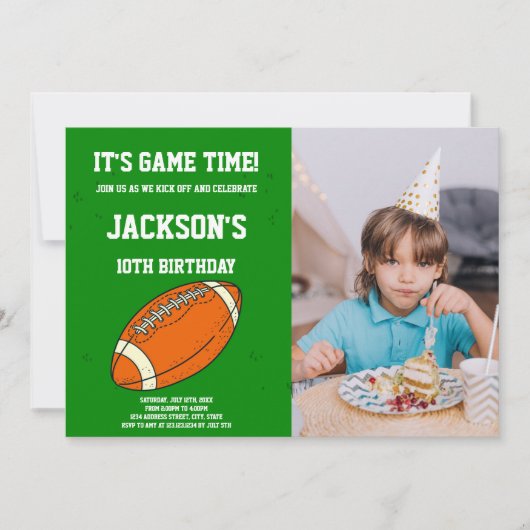 Oranje Groen Football Birthday Invitation foto Kaart (Voorkant)