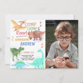 Oranje Groene Dinosaur Birthday Invitation foto Kaart (Voorkant)