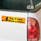 Oranje Halloween Witch op Broomstick Bumpersticker (Op Truck)