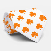 Oranje hartklep op White St. Patrick's Stropdas (Opgerold)