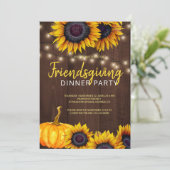 Oranje Harvest Barn Wood Friendsgiving Dinner Kaart (Staand voorkant)