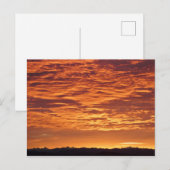 Oranje hemel over berggebied. briefkaart (Voorkant / Achterkant)