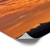 Oranje hemel over berggebied poster (Hoek)