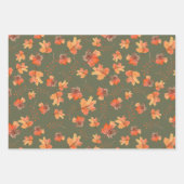 Oranje herfst Maple Leaves en Red Berries Inpakpapier Vel (Voorkant)