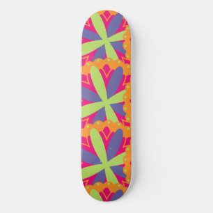Oranje illustratie van bloemvormen persoonlijk skateboard