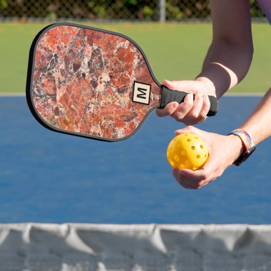 Oranje Jasper Stone-patroon met Initiaal Pickleball Paddle (Insitu)