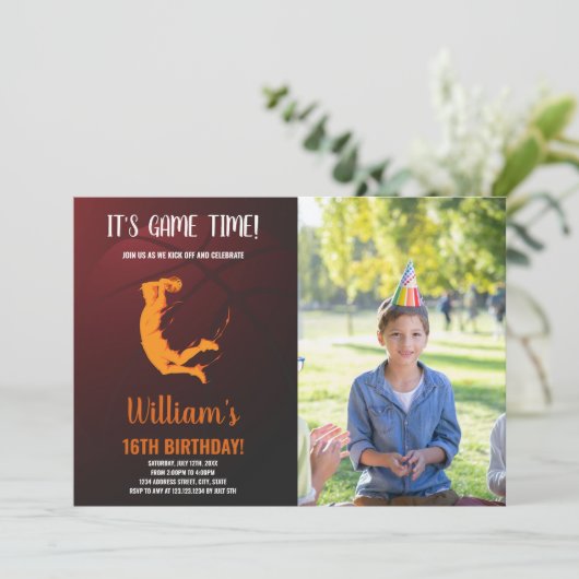 Oranje Jump Basketball Verjaardagsuitnodiging Kaart (Staand voorkant)