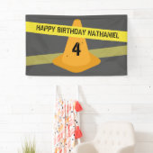 Oranje kanonbakening van tapeconstructie op zaterd spandoek (Insitu)