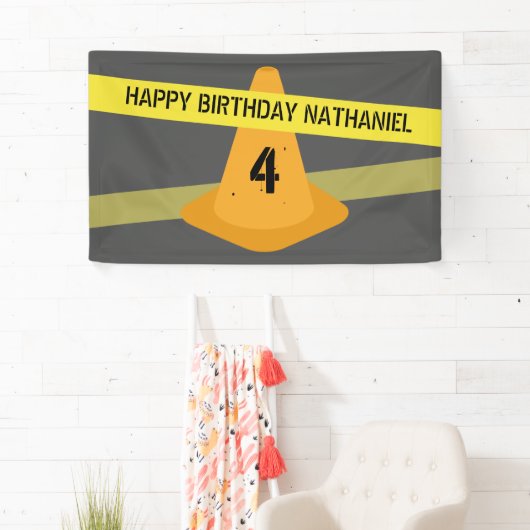 Oranje kanonbakening van tapeconstructie op zaterd spandoek (Insitu)