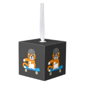 Oranje kat op de Cartoon van het skateboard Decoratie (Achter hoekig)