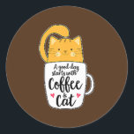 Oranje kattenkoffie ronde sticker<br><div class="desc">Oranje Cat Coffee Cute Gift. Perfect gift voor je vader,  moeder,  papa,  mannen,  vrouwen,  vriend en familieleden op de dag van de Thanksgiving,  kerstdag,  Moederdag,  vaderdag,  4 juli,  1776 Onafhankelijke dag,  Veteranendag,  Halloween Dag,  Patrick's Day</div>