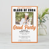 Oranje Klasse van 2025 Foto Modern Graduation Part Kaart (Staand voorkant)