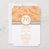 Oranje koraal monogram Paisley Wedding Invitation Kaart (Voorkant)