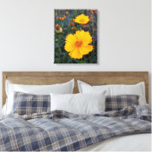 Oranje kosmos op voorgrondfoto canvas afdruk (Insitu (Slaapkamer))