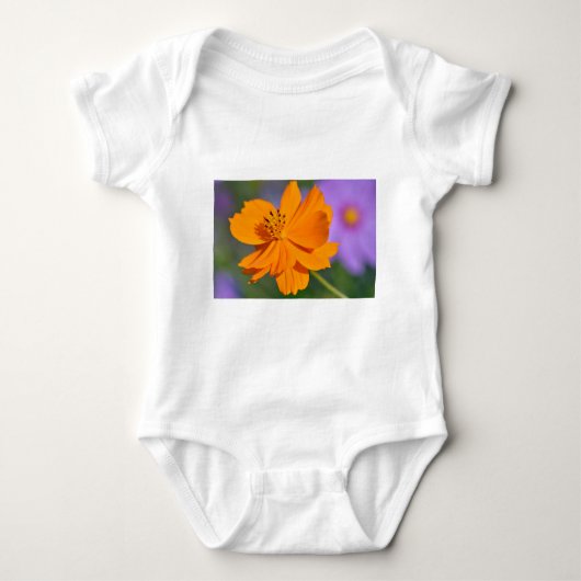 Oranje kosmosbloem romper (Voorkant)