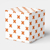 Oranje kruisstiften op wit bedankdoosjes (Achterkant)